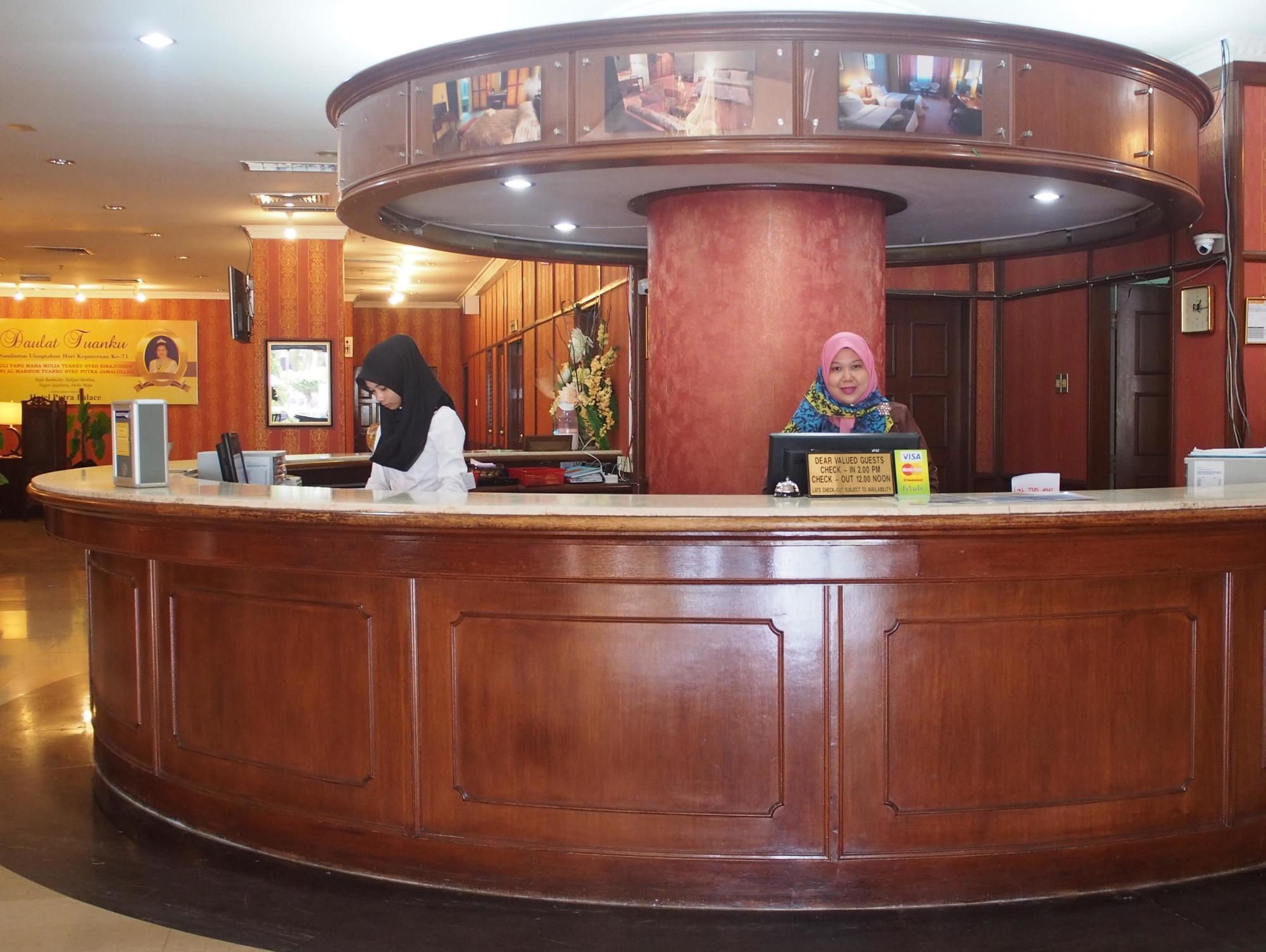 The Putra Regency Hotel Kangar Exterior foto